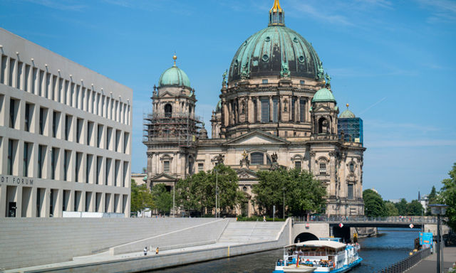Vé kết hợp du thuyền trên sông Spree và Hop-On Hop-Off Berlin