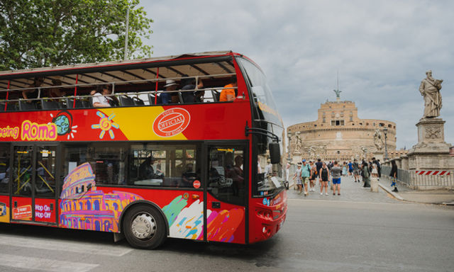 Tour Hop-On, Hop-Off tham quan Rome từ Civitavecchia bằng xe buýt