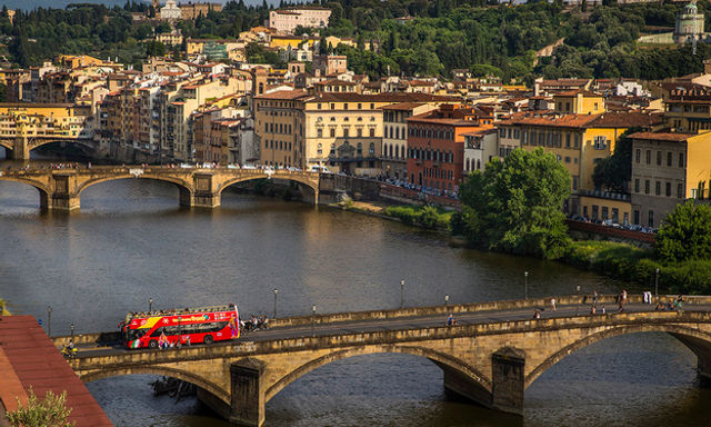 Vé tham quan thành phố Florence (xe buýt tham quan tự do) và vé vào Bảo tàng Accademia.