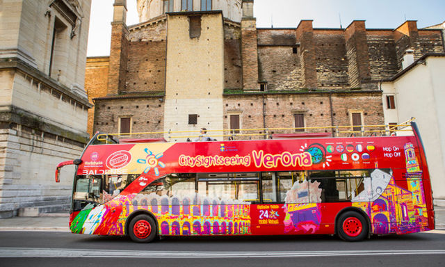 Tour tham quan thành phố Verona theo kiểu Hop-on, Hop-off và đi bộ, bao gồm vé vào đấu trường Arena.