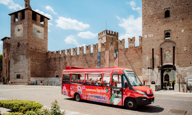 Tham quan thành phố Verona và đấu trường Verona.