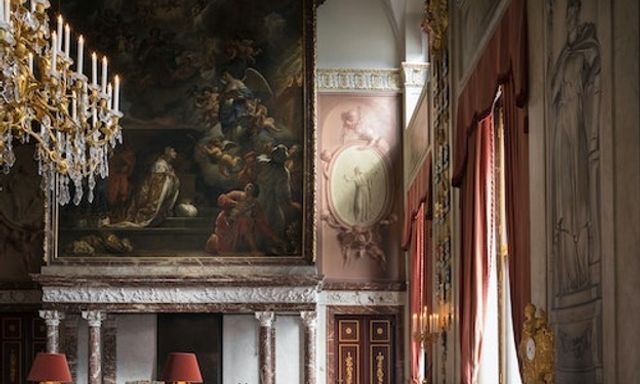 Regal Visits: Truy cập nhanh vào Cung điện Hoàng gia Amsterdam với Hướng dẫn âm thanh đa ngôn ngữ
