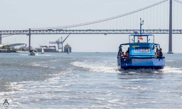 Gray Line Lisbon Hop-On. Hop-Off Boat Tour