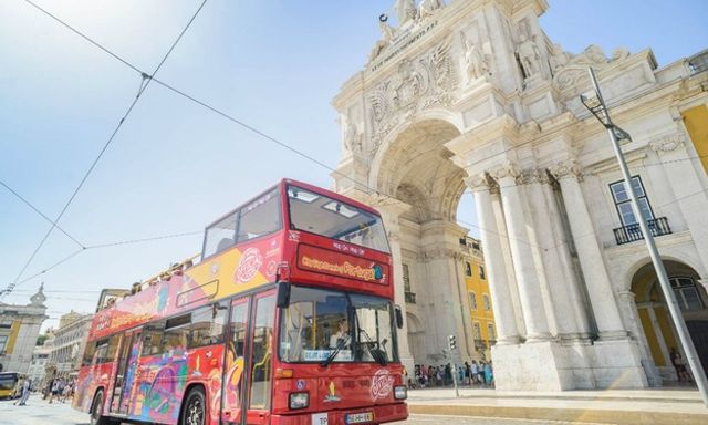 City Sightseeing Lisbon Hop-On, Hop-Off & Oceanario de Lisboa Ticket