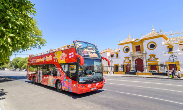 Tham quan thành phố Seville Hop-On, Hop-Off + Nhà thờ & Giralda