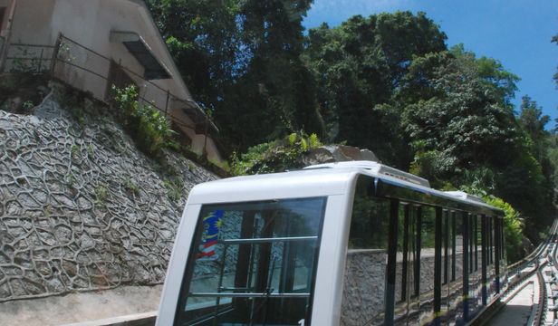 Penang Grand Tour with Funicular Train Ride & Hotel Transfers