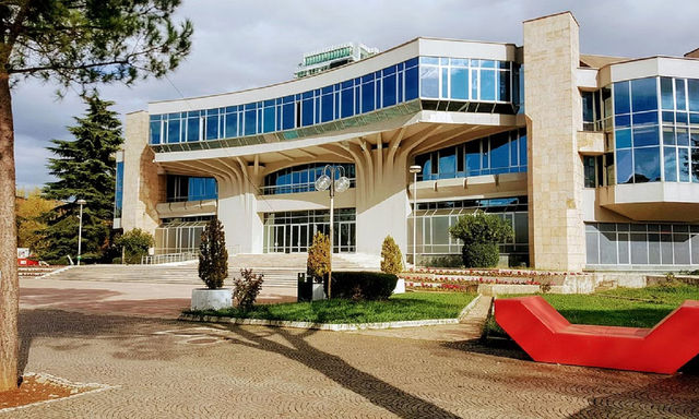 Tirana Walking Tour & Surroundings