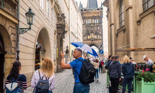 Prague Tour with River Boat Cruise and Lunch