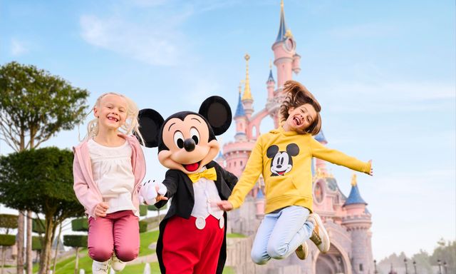 Disneyland® Paris: Roundtrip Train From Paris, 1 Or 2 Parks