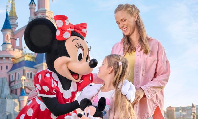 Disneyland® Paris Express: Return Shuttle Transfers, 1 or 2 Parks