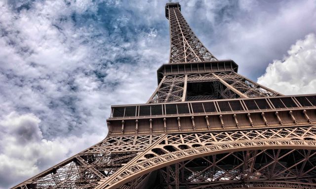 Eiffel Tower Summit with Reserved Access and Audio Guide