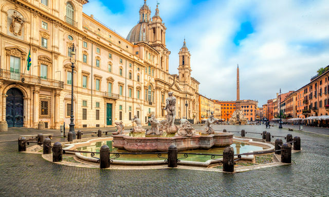 Rome Guided Walking Tour: Navona, Pantheon and Trevi Fountain
