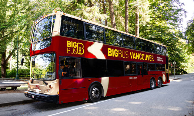 Big Bus Vancouver: Hop-On, Hop-Off + Vancouver Aquarium