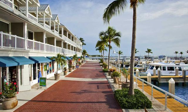 Key West Day Trip & Old Town Hop-on, Hop-Off Trolley Tour