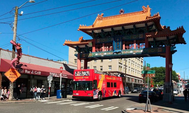 City Sightseeing Seattle: Hop-On, Hop-Off and Harbor Cruise